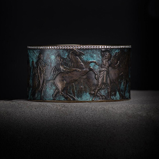 Bronze-Armreif mit altgriechischer Freske